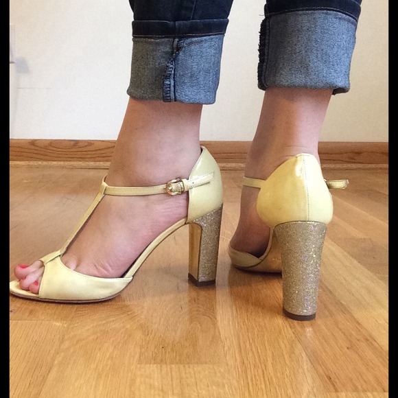 Juicy couture gold t-strap 3" glitter heels