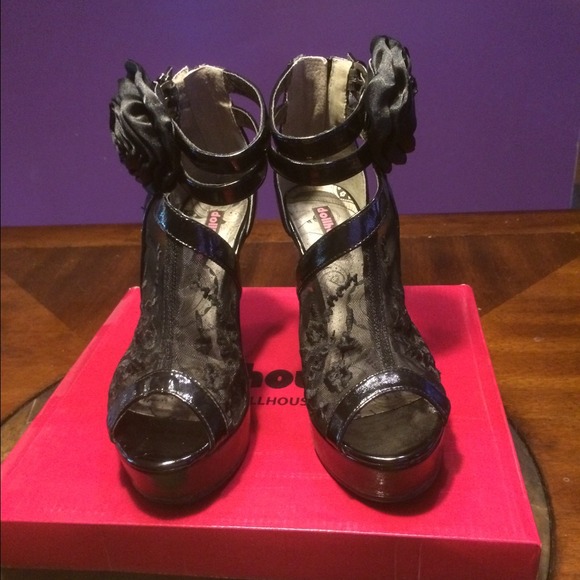 2/$70 🎉 Dollhouse Folly platform booties - Picture 2 of 4