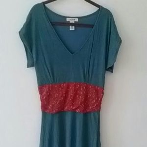 ❤A free people simple, yet flattering dress.