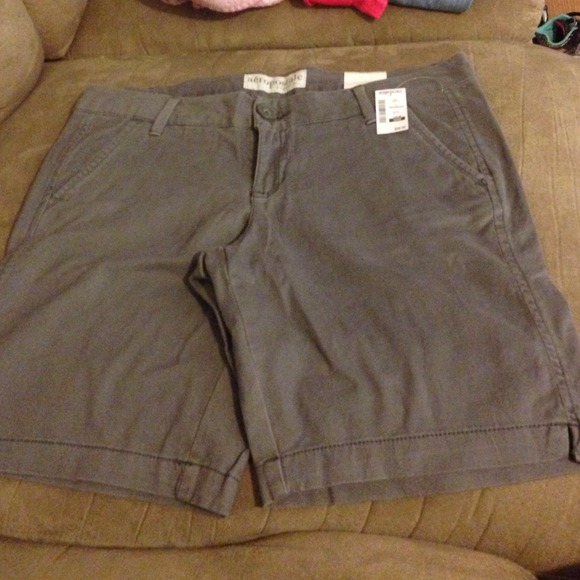 Aeropostale Bermuda 11/12 new