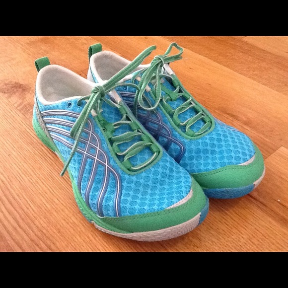 NWOT Merrel Road Glove Dash 2 Shoes