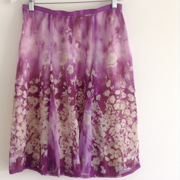 BEAUTIFUL PRINTED  CHIFFON SKIRT - Picture 2 of 4