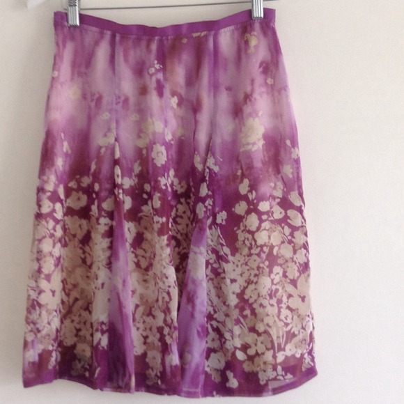 BEAUTIFUL PRINTED  CHIFFON SKIRT - Picture 3 of 4