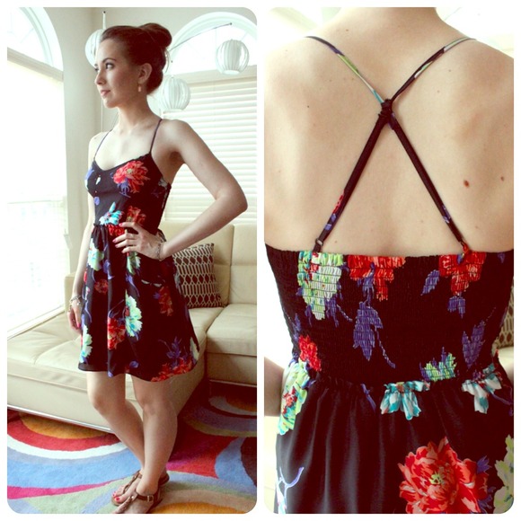 American Eagle Outfitters Dresses & Skirts - Adorable American Eagle sundress!