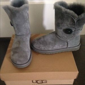 Bailey Button Grey Uggs