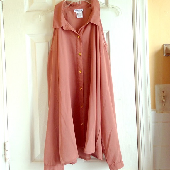 Shoulder cut out blouse