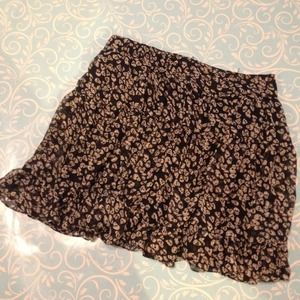 Ruffle Skull Skirt w/ seam at hip for extra flare