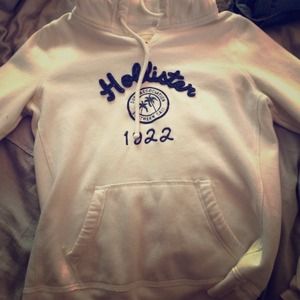 White Hollister sweater only worn once