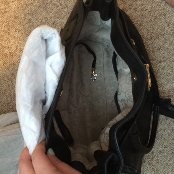 Michael Kors Large Black Hamilton Tote - Picture 3 of 4