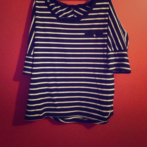 Very cute black n white stripe top
