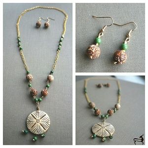 Brown/Green Agate & Chain Necklace Set!