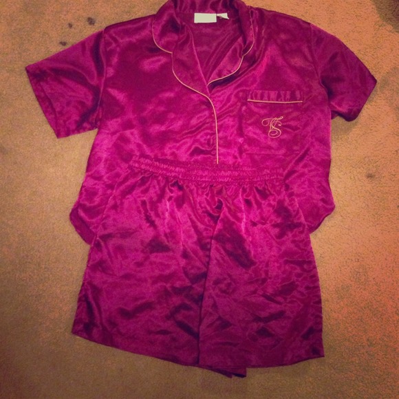 Crop top & shorts maroon/gold pajama set