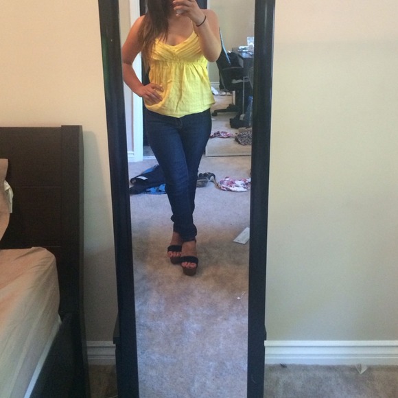 Yellow halter - Picture 4 of 4