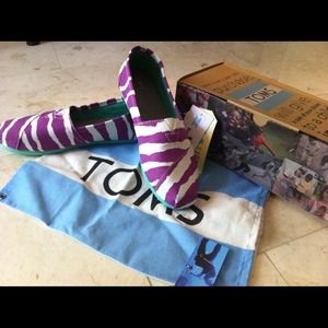 TOMS Purple Zebra