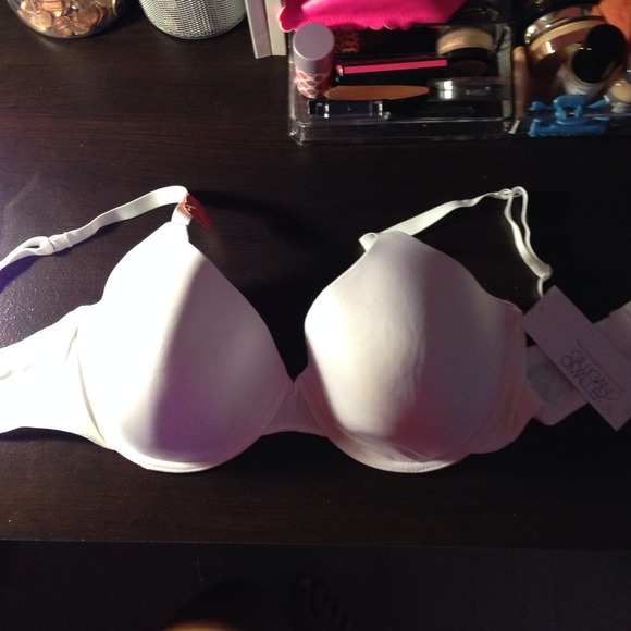 Brand new Gillian & Omalley White Bra 38D