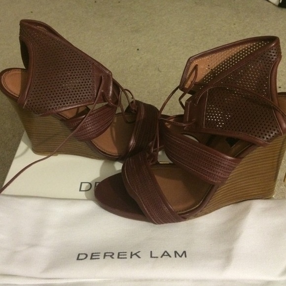 Derek lam Brooklyn leather wedge sandal. Size 8! - Picture 3 of 3
