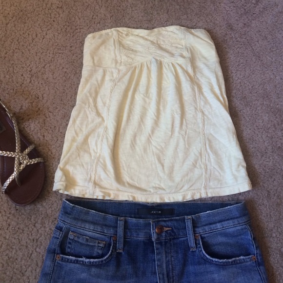 Yellow strapless shirt