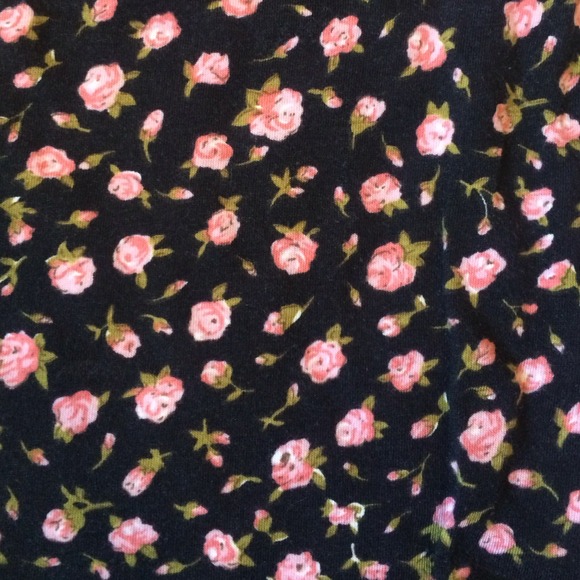 ❌Sold❌Rose skirt - Picture 2 of 2