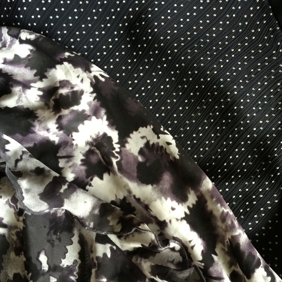 BUNDLE SALE 2 LOFT Sheer Blouses - Picture 4 of 4