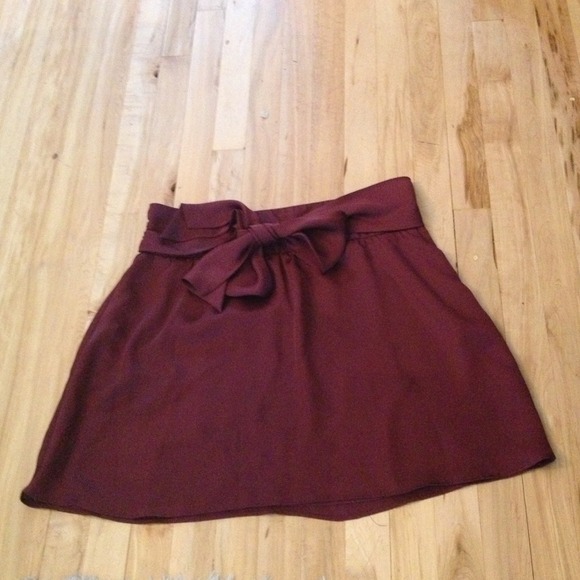 Old Navy Dresses & Skirts - Burgundy Tie Skirt