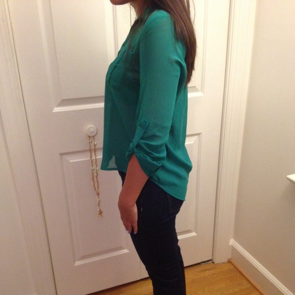 SOLD Hi-Lo Sheer Green Top - Picture 4 of 4