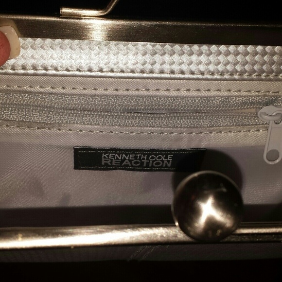 Kenneth cole clutch - Picture 2 of 3