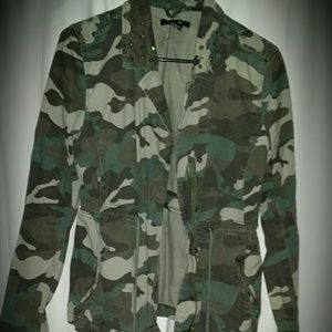 studded light weight camo jacket