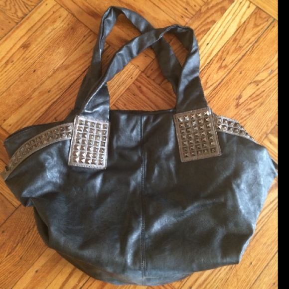 CLEARANCE SALE Black faux leather handbag