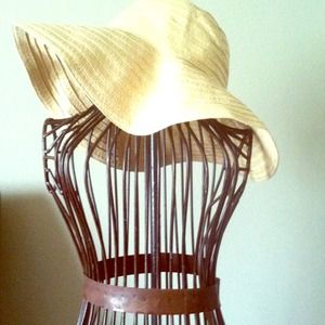 Sun hat.