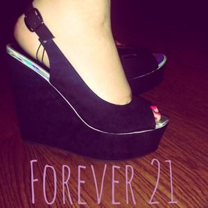 FOREVER 21 WEDGES..NEW!!! 💝