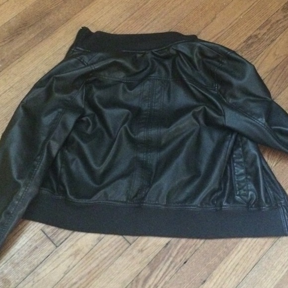 Nice jacket - Picture 2 of 2