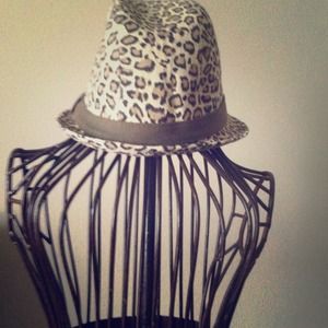 Fedora.