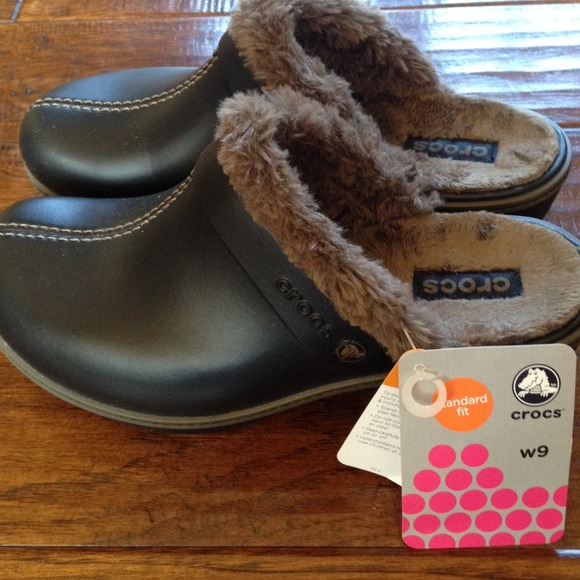 ⛔️SOLD⛔️Crocs - Picture 2 of 4