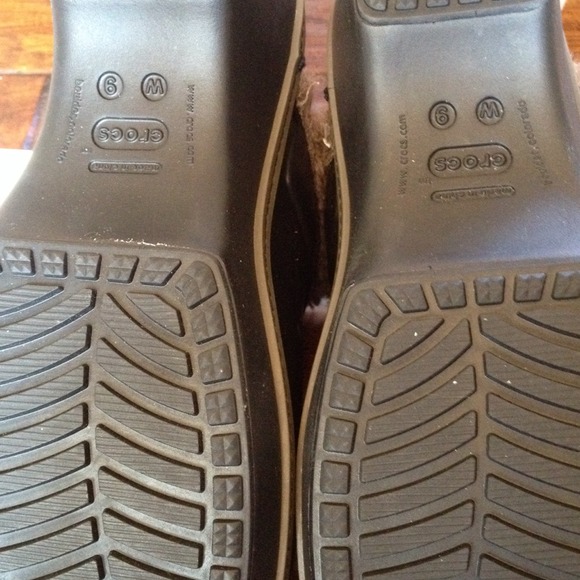 ⛔️SOLD⛔️Crocs - Picture 3 of 4