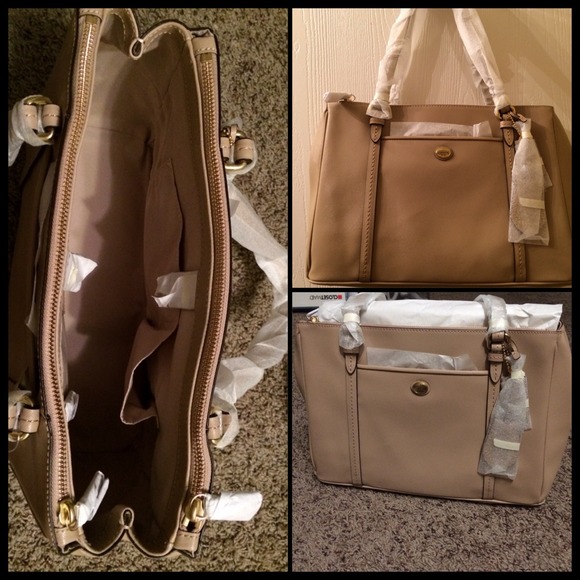 SOLD ON TF Coach Leather Carryall 😍 - Picture 2 of 4