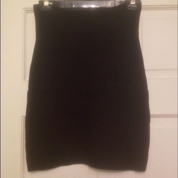 BCBG classic bandage skirt