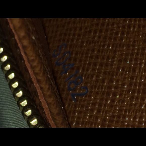 100% Authentic Louis Vuitton Wallet - Picture 4 of 4