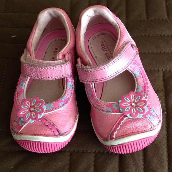 Toddler shoes stride ride pink leather shoes.
