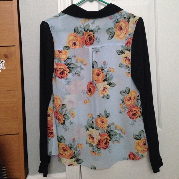 Sheer Floral Top - Picture 2 of 2