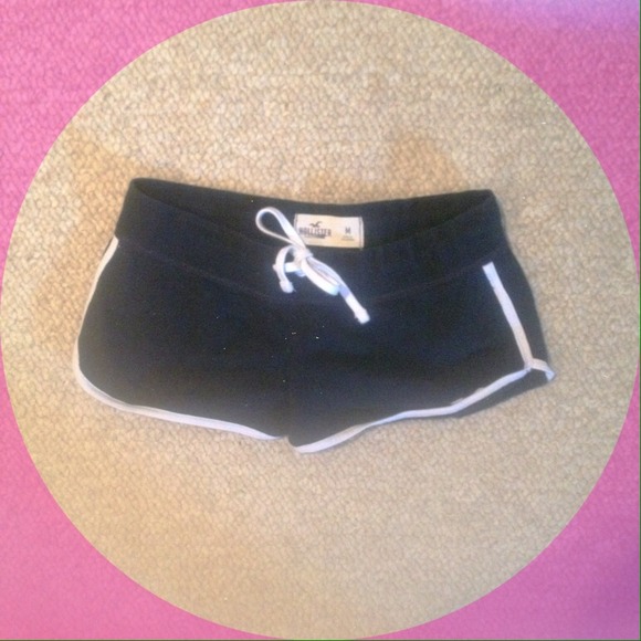 NAVY HOLLISTER SHORTS