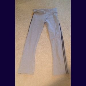 GREY FLARED YOGA PANTS