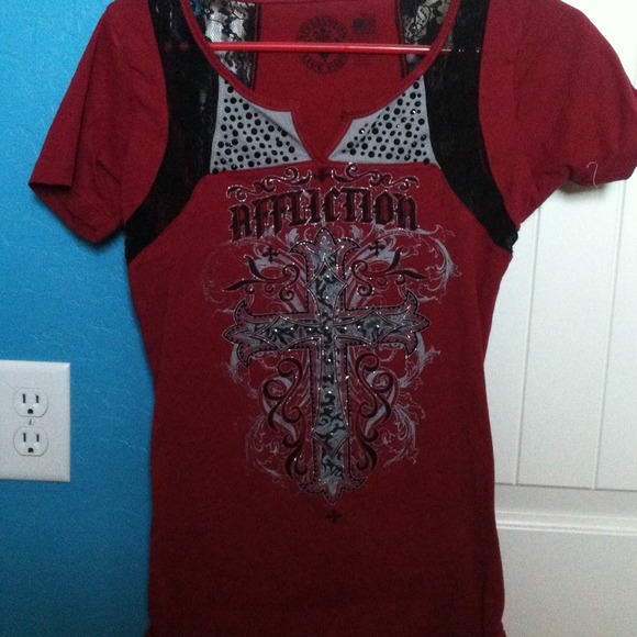 Red lace and rhinestone shirt from buckle