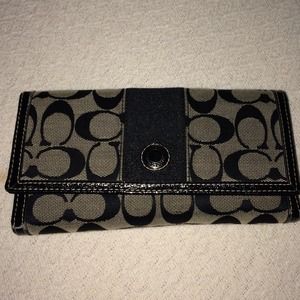 Coach Wallet (authentic)