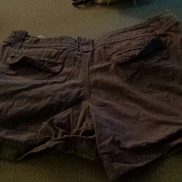 Hardly worn green cargo shorts! - Picture 2 of 2