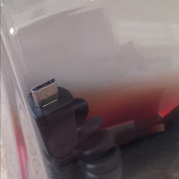 Universal Vehicle Charger - Picture 2 of 4