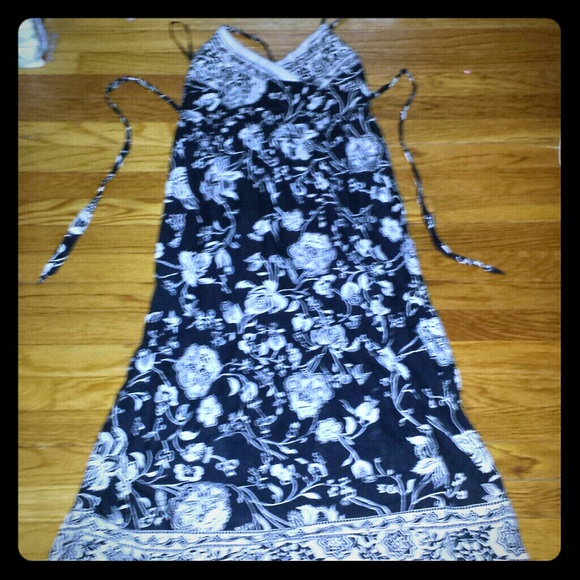 Worn twice long maxi dress! - Picture 1 of 2