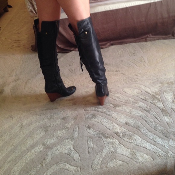Black leather over the knee boots - Picture 3 of 3