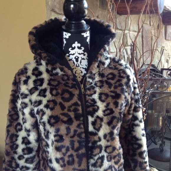 🔴SOLD🔴Leopard coat - Picture 2 of 3