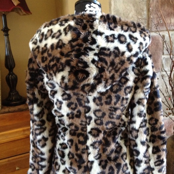 🔴SOLD🔴Leopard coat - Picture 3 of 3