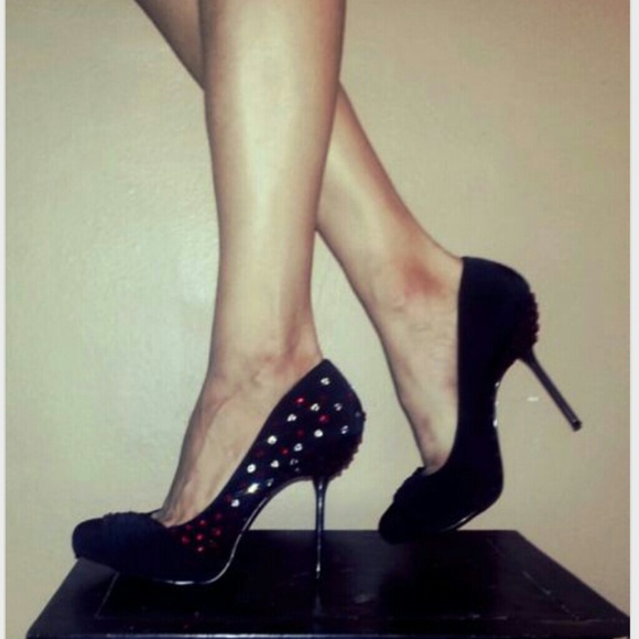 Elegant classy shoes with righnstone